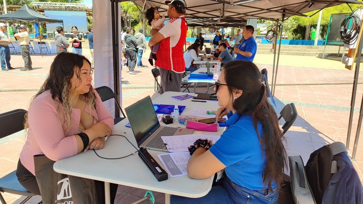 /calderinos-participaron-masivamente-en-nueva-feria-laboral