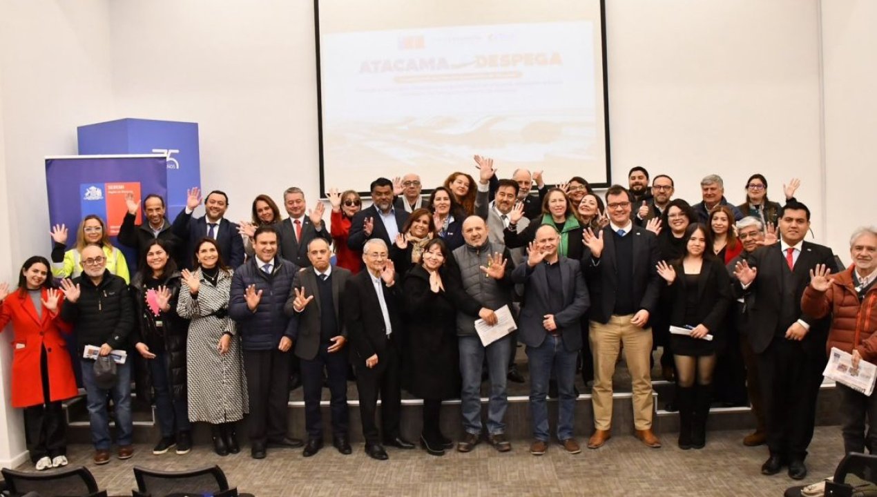 /atacama-proyecta-su-conectividad-aerea-mop-impulsa-seminario-sobre-el