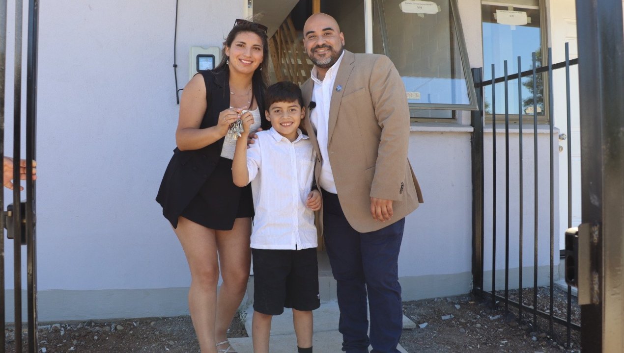 /entregan-397-viviendas-del-proyecto-parque-del-sol-en-molina