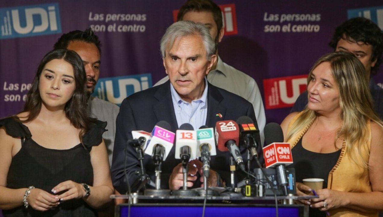 /chat-de-hermosilla-chadwick-niega-favorecer-a-moreira-tras-filtracion-de