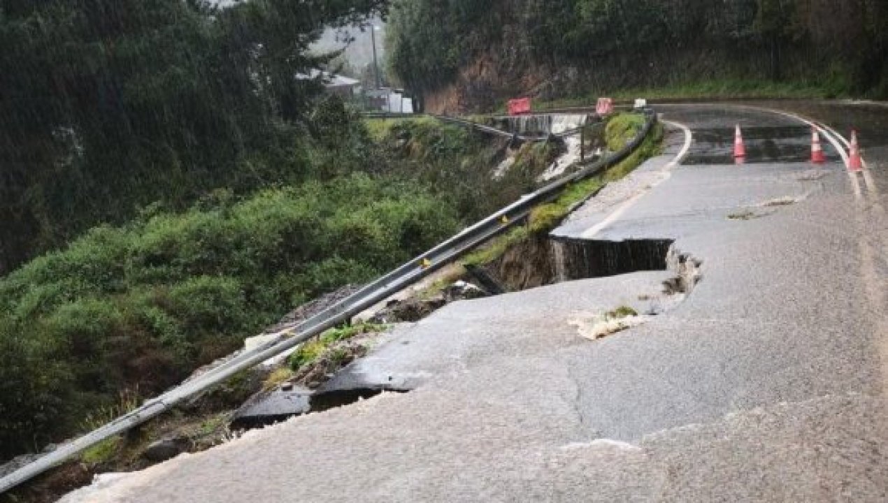 /ruta-u-40-presenta-cortes-por-socavones-tras-intensas-lluvias-activan