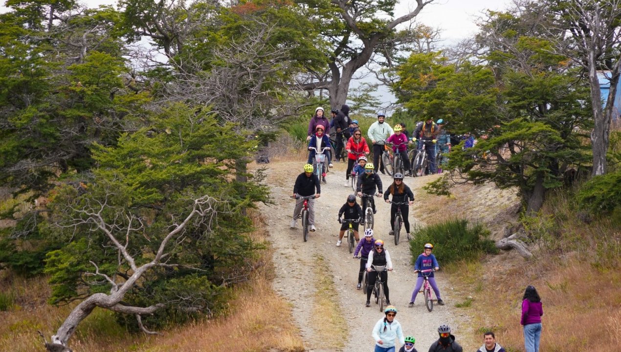/cicletada-familiar-congrego-a-cerca-de-200-personas-en-parque-maria-behety