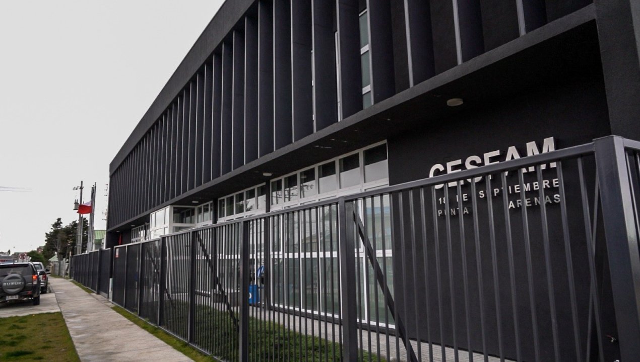 /autoridades-visitan-nuevo-cesfam-18-de-septiembre-previo-a-apertura