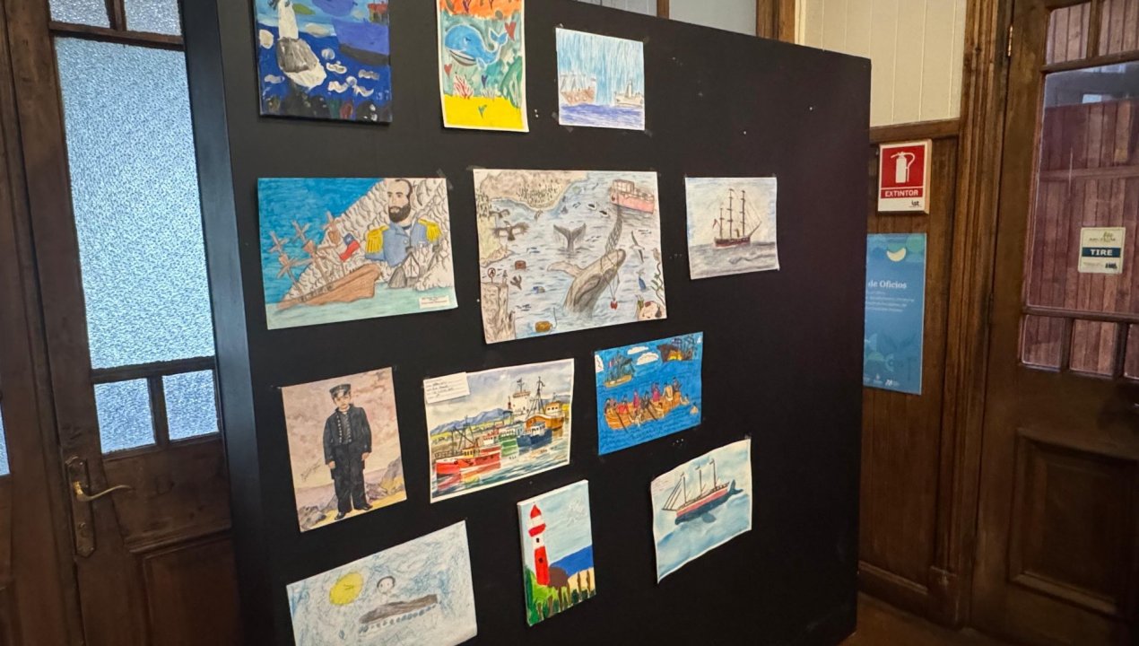 /capitania-de-puerto-premia-a-ganadores-de-concurso-de-pintura-y-cierra-el