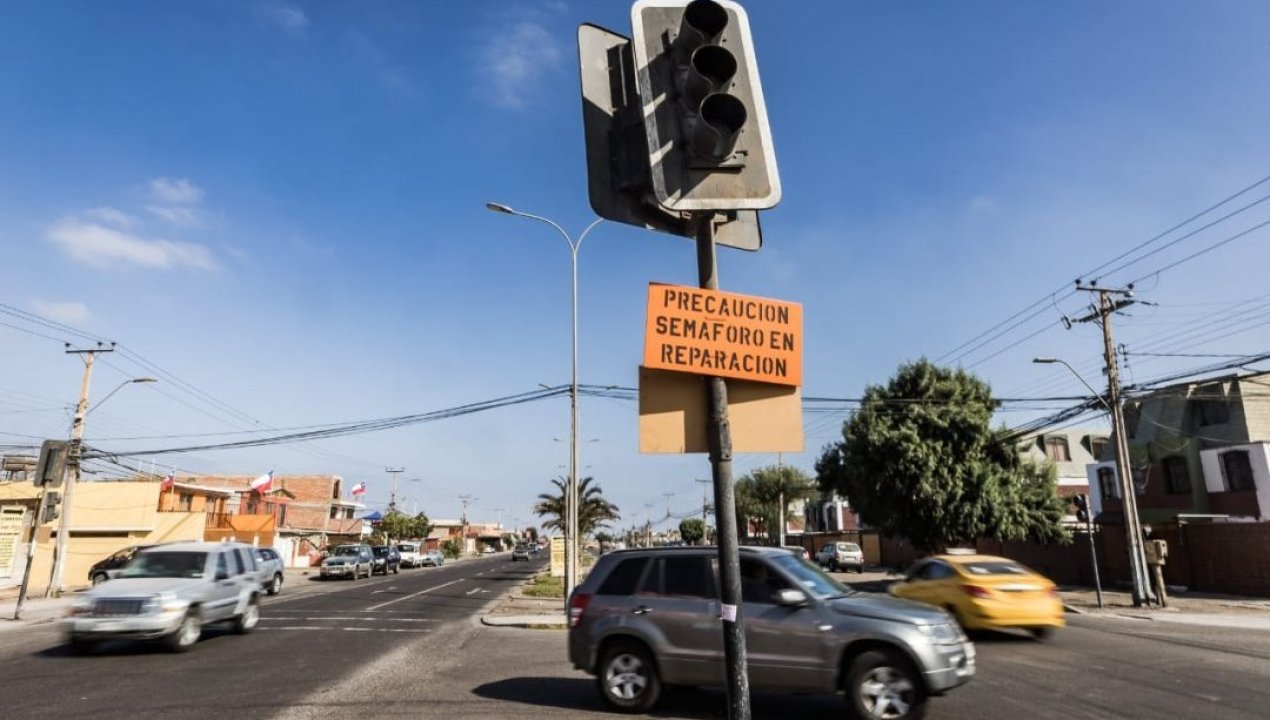 /conduccion-irresponsable-principal-enemigo-de-los-semaforos-en-arica