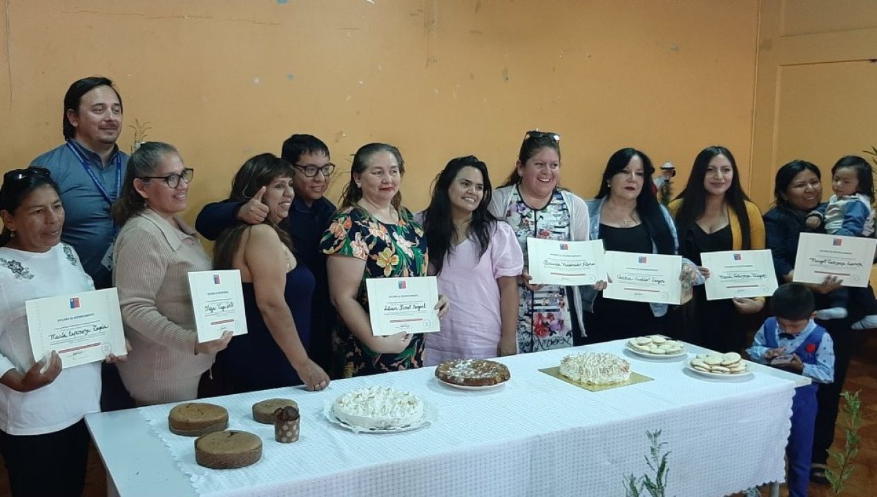 /emprendedoras-culminan-junto-a-seremi-del-trabajo-curso-de-pasteleria-y