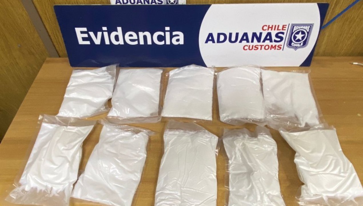 /en-chacalluta-fiscalizadores-de-aduanas-sorprenden-a-dos-viajeros-con-mas