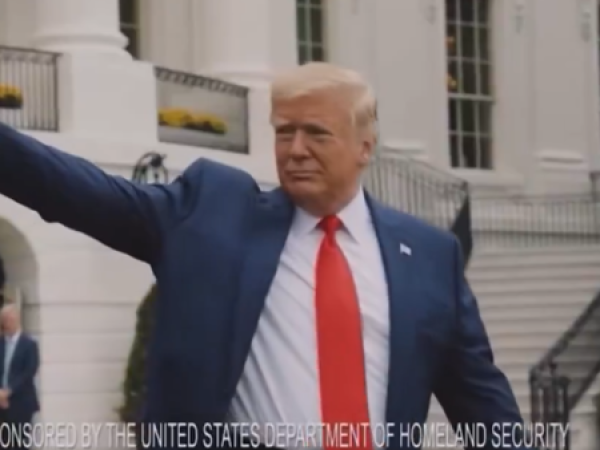 Mega presentó spot anti-inmigración pero de Estados Unidos