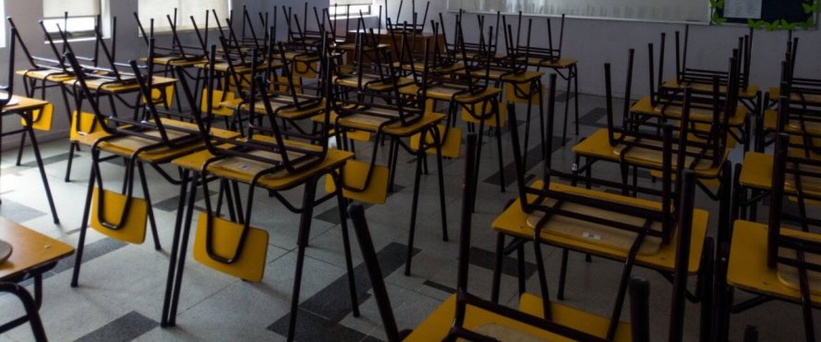 Denuncian pelea entre alumnos en plena clase con profesor actuando como árbitro