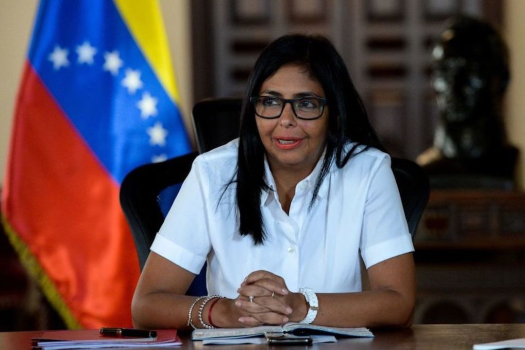 /internacional/delcy-rodriguez-pasa-del-rechazo-a-la-captura-de-maduro-a-proponer-una