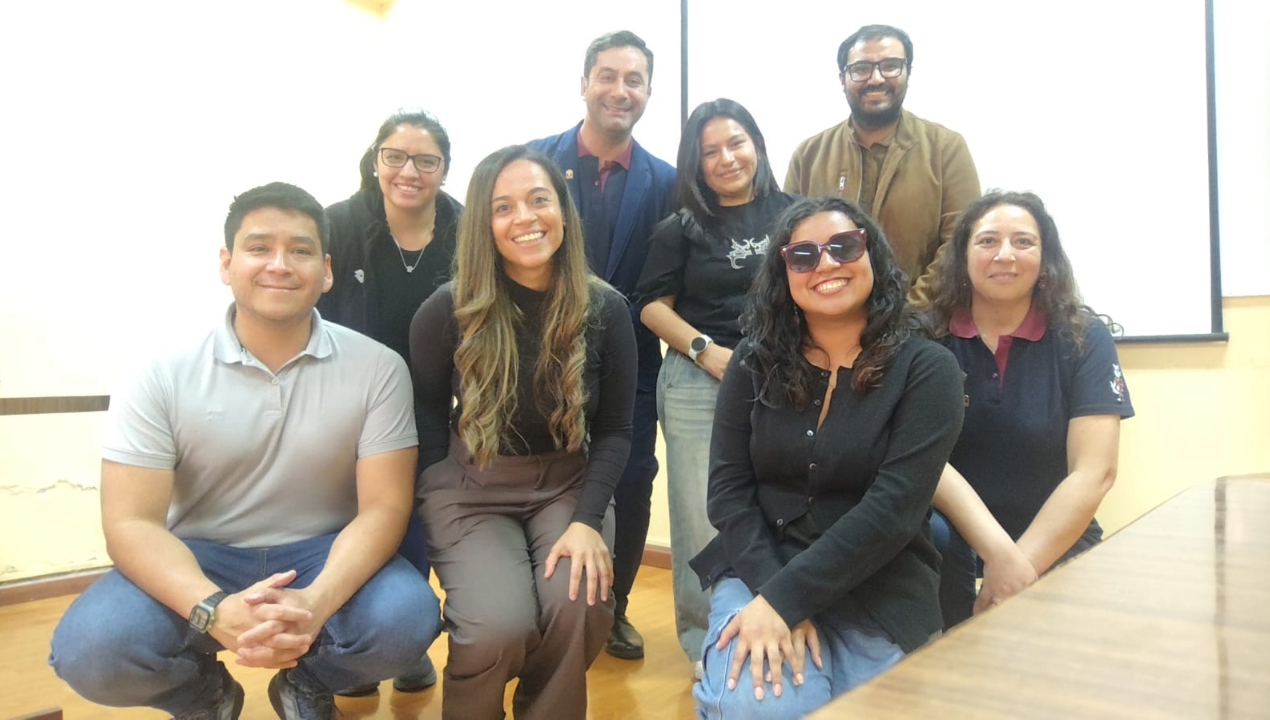 /academica-de-educacion-ua-participa-en-taller-sobre-aprendizaje-mas